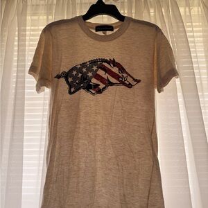 Houndstooth Cream Graphic Tee with American Flag Razorback